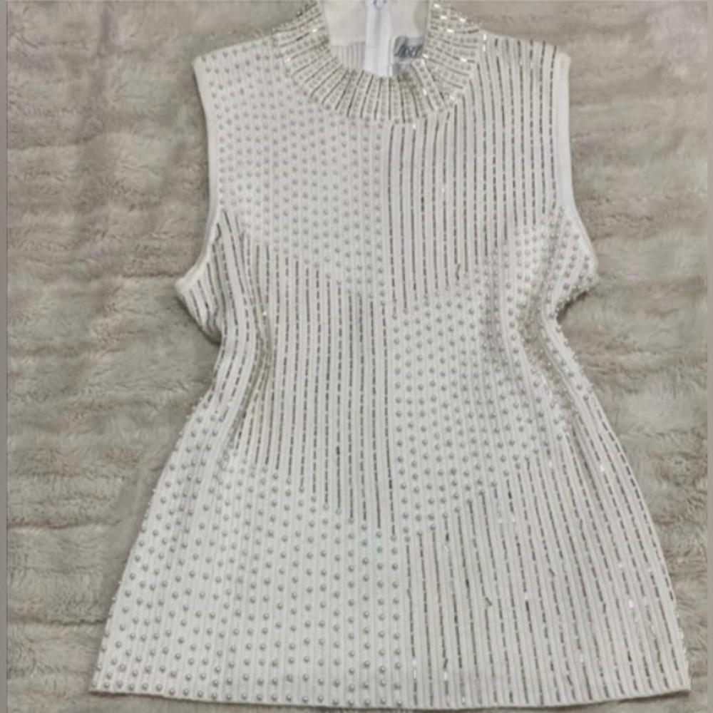 Chic White Embellished Sleeveless Top